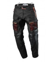 DEFENDER PANTS L/34 finns 1st kvar